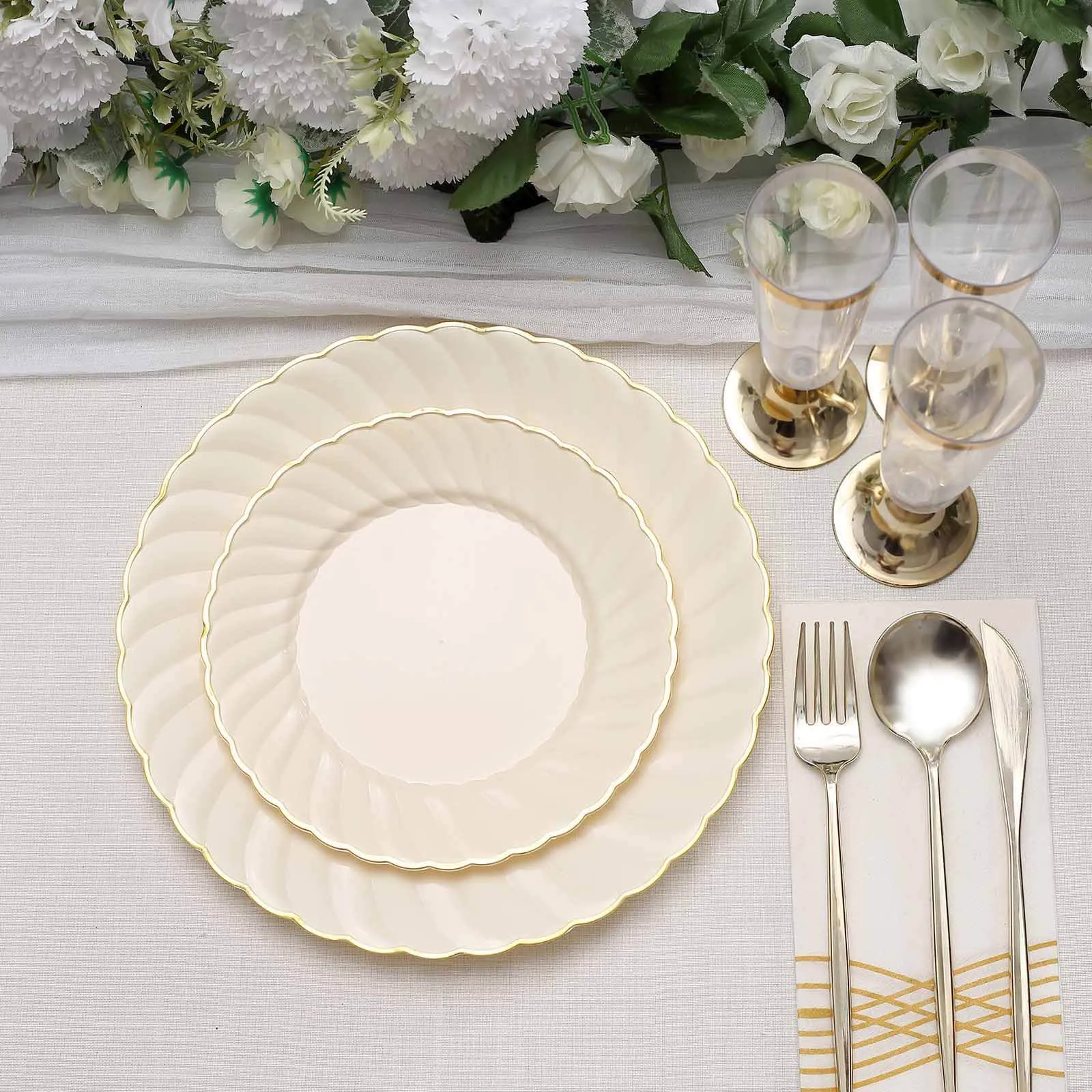 10 Pack 10" Ivory Gold Flair Rim Disposable Dinner Plates, Round Plastic Party Plates