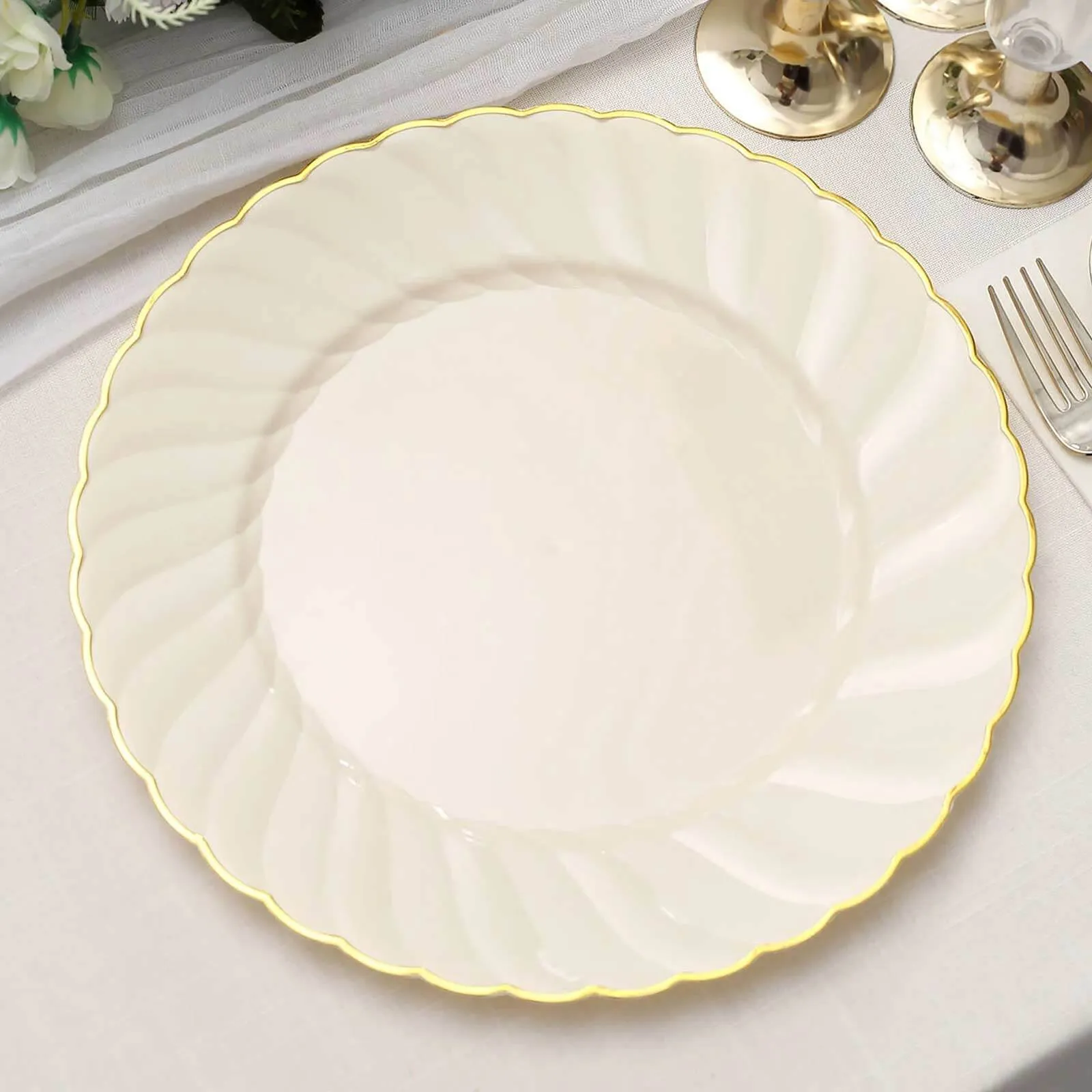 10 Pack 10" Ivory Gold Flair Rim Disposable Dinner Plates, Round Plastic Party Plates