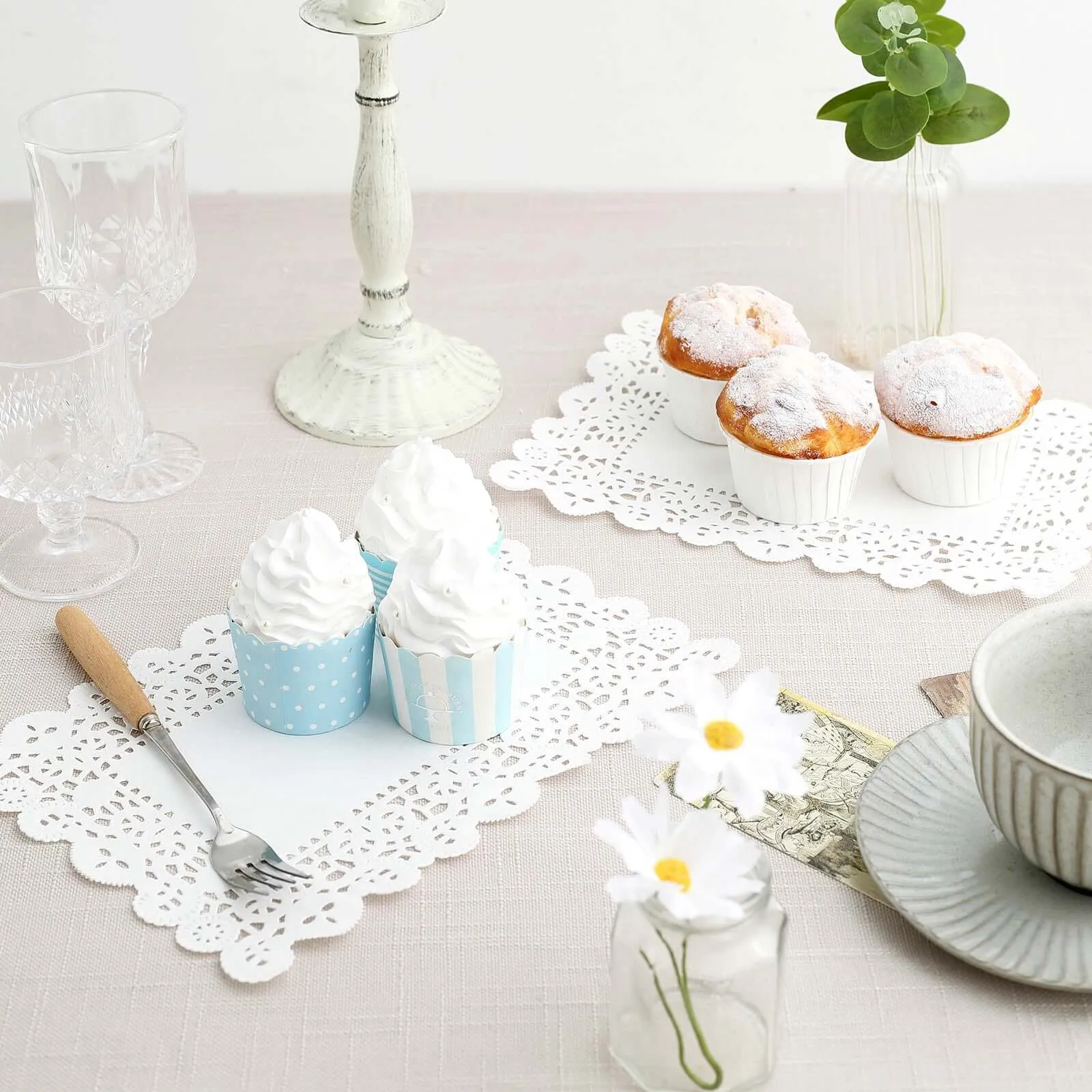 100 Pcs 7"x10" Rectangle White Lace Paper Doilies, Food Grade Paper Placemats