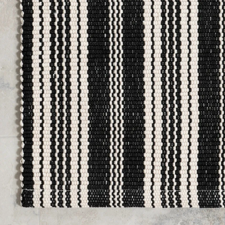 BB- Handwoven Striped Runner Rug (2.6 x 8')