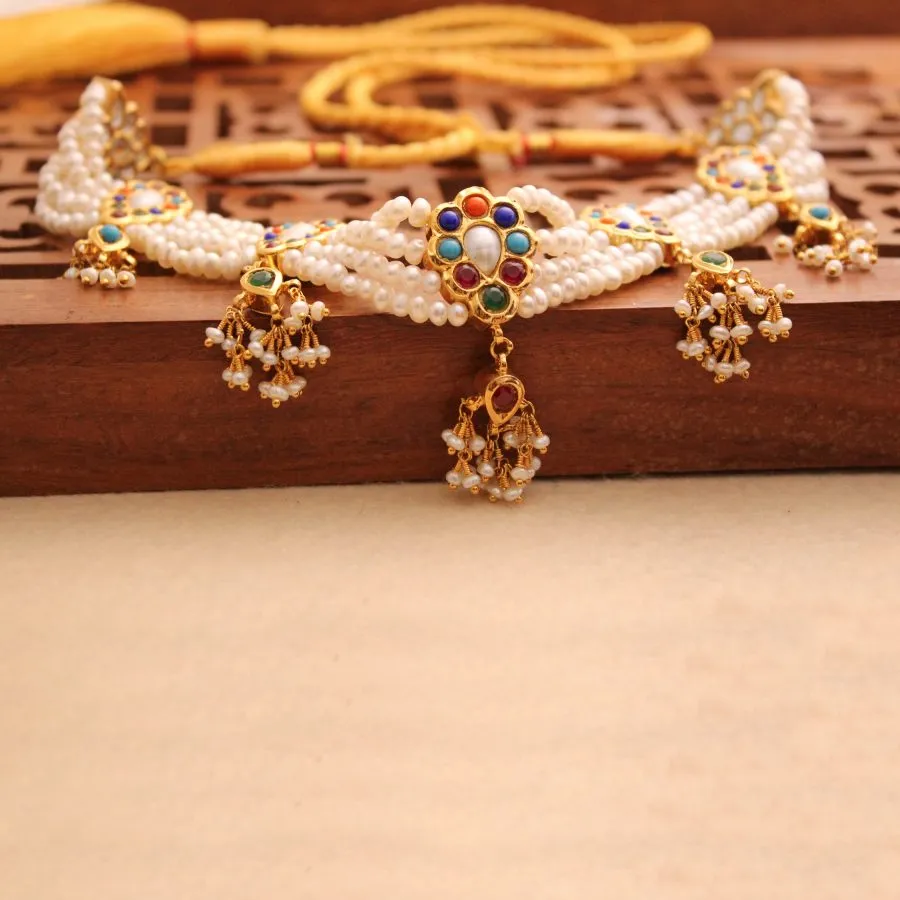 Choker Set wit Nauratan and Pearls