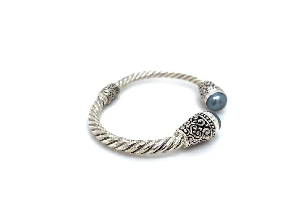 Fiorella Bangle- Grey Pearl