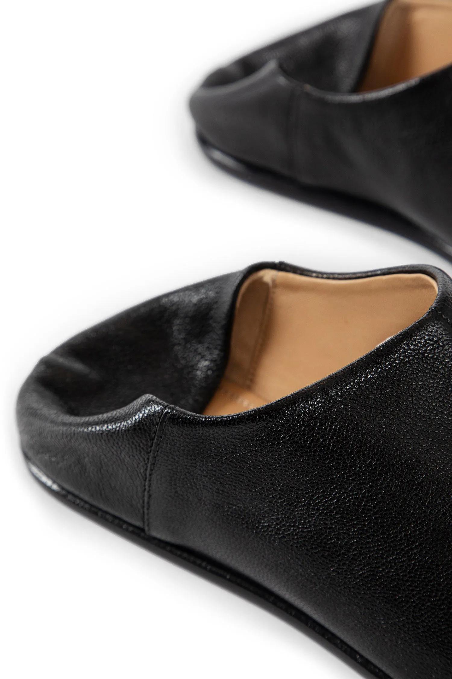 MAISON MARGIELA MAN BLACK LOAFERS & FLATS